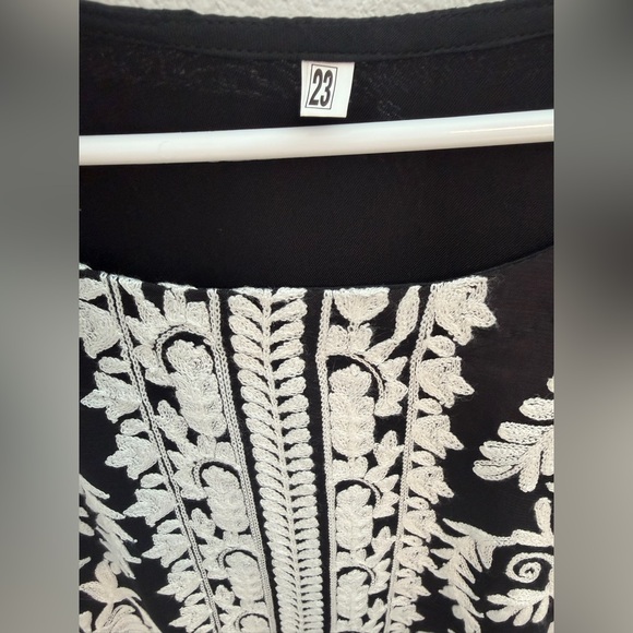 Black & White Embroidered 3 Piece Formal Suit with Chiffon Dupatta - Picture 5 of 7
